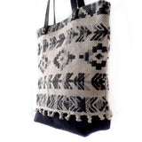 Tote Azteca base negro