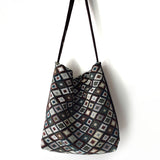 Bolso hobo- rombos y vino